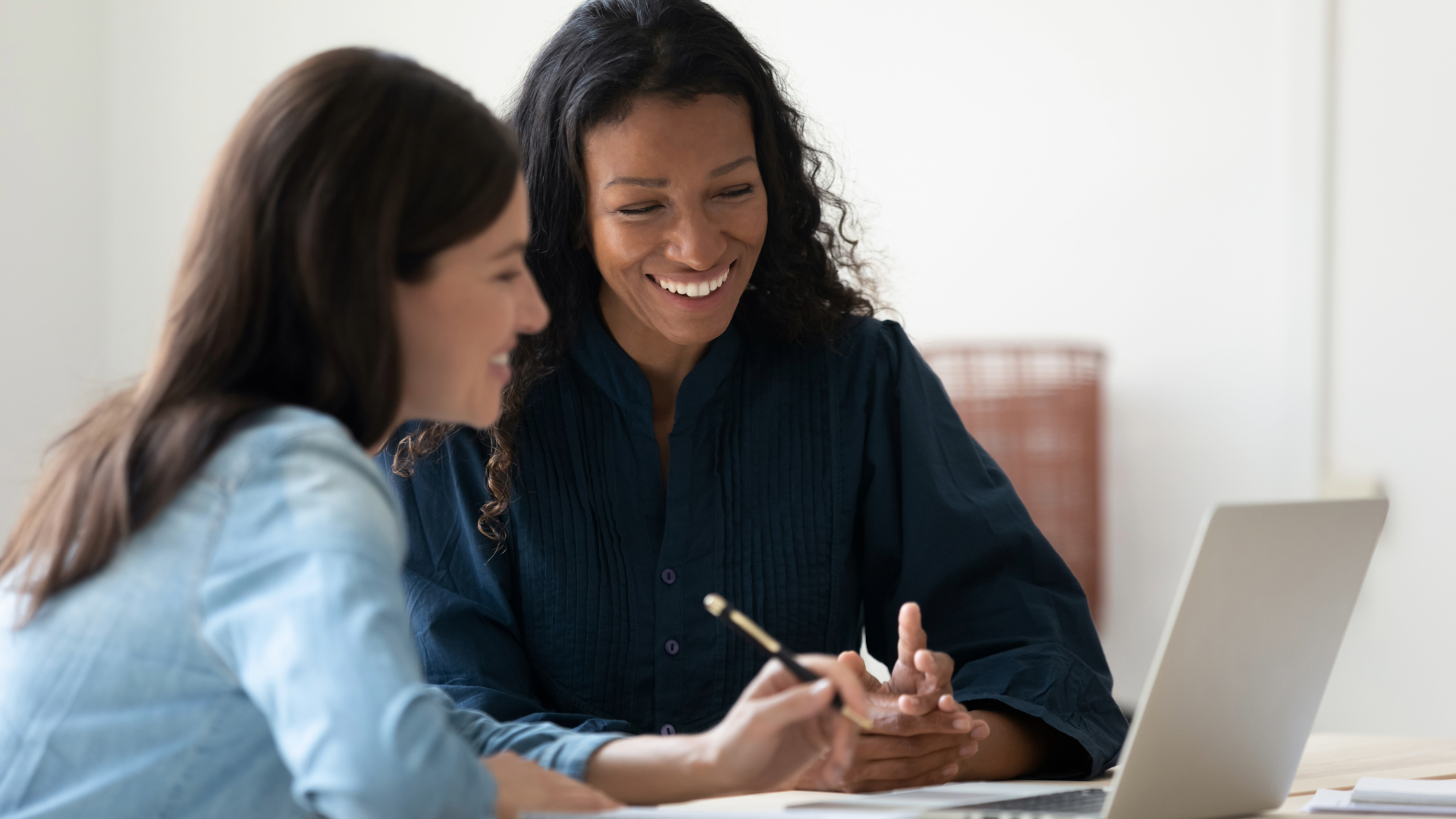 pharmacy owners working out a better compensation structure for their hires with a recruitment consultajnt 
